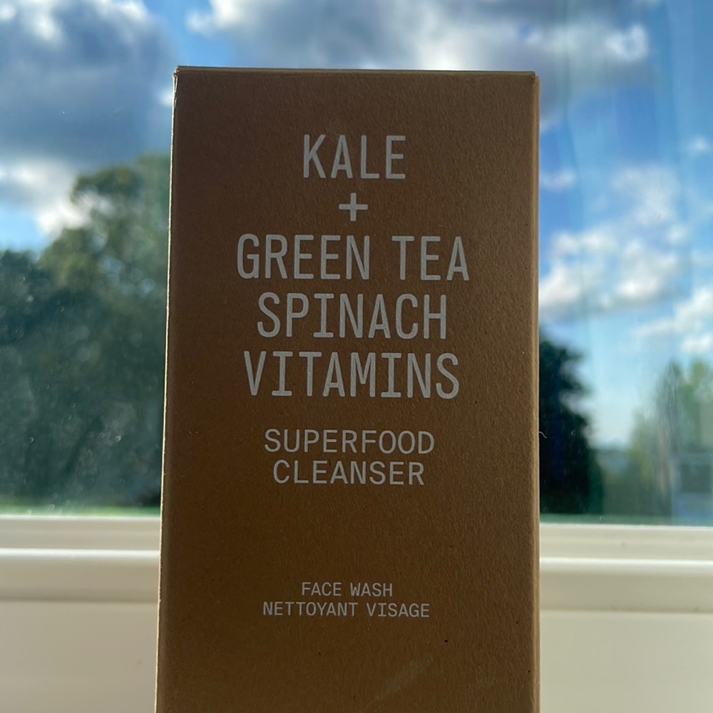 SKINCARE superfood cleanser (Youth To The People)
